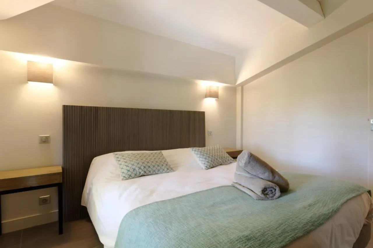 Private Charming Apartment All The Comfort In A Furnished Tourist Residence Meyreuil Francia